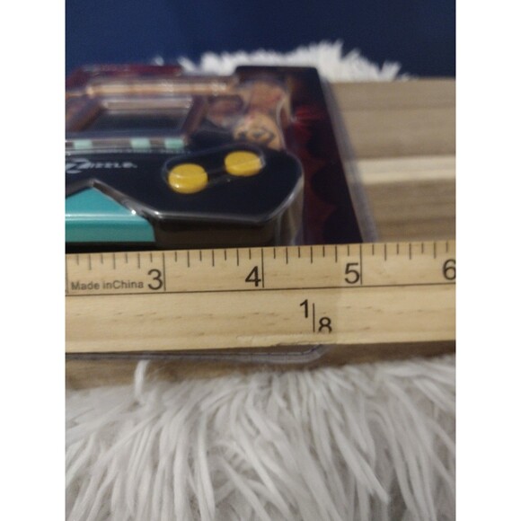 Disney's Pirates of the Caribbean at World's End Electronic Handheld Game, 2007 - Picture 7 of 8